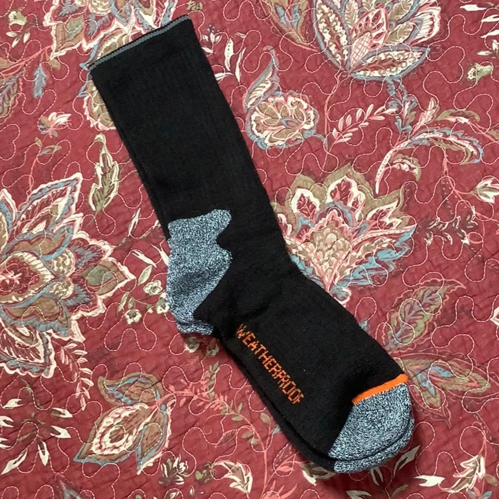 EUC/NWOT- Lot of 4 Pair Men’s Novelty Socks